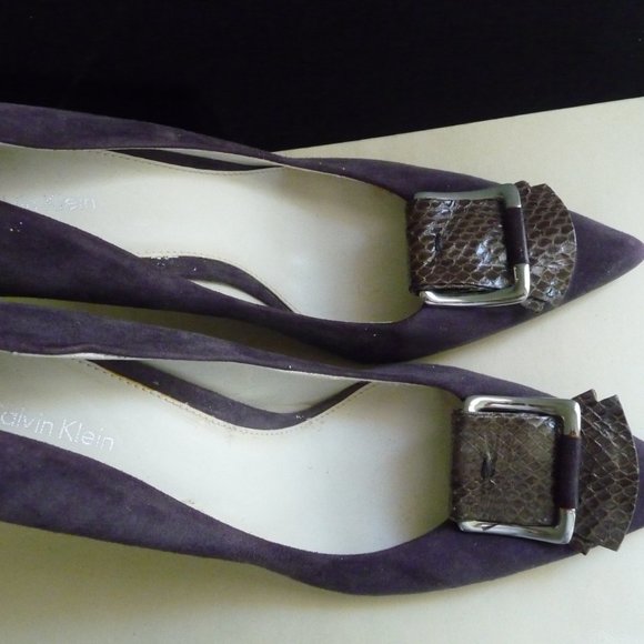 CALVIN KLEIN NEW WOMEN HIGH HEEL PURPLE PUMPS WITH BROWN REPTILE BOW SI… - Picture 2 of 5